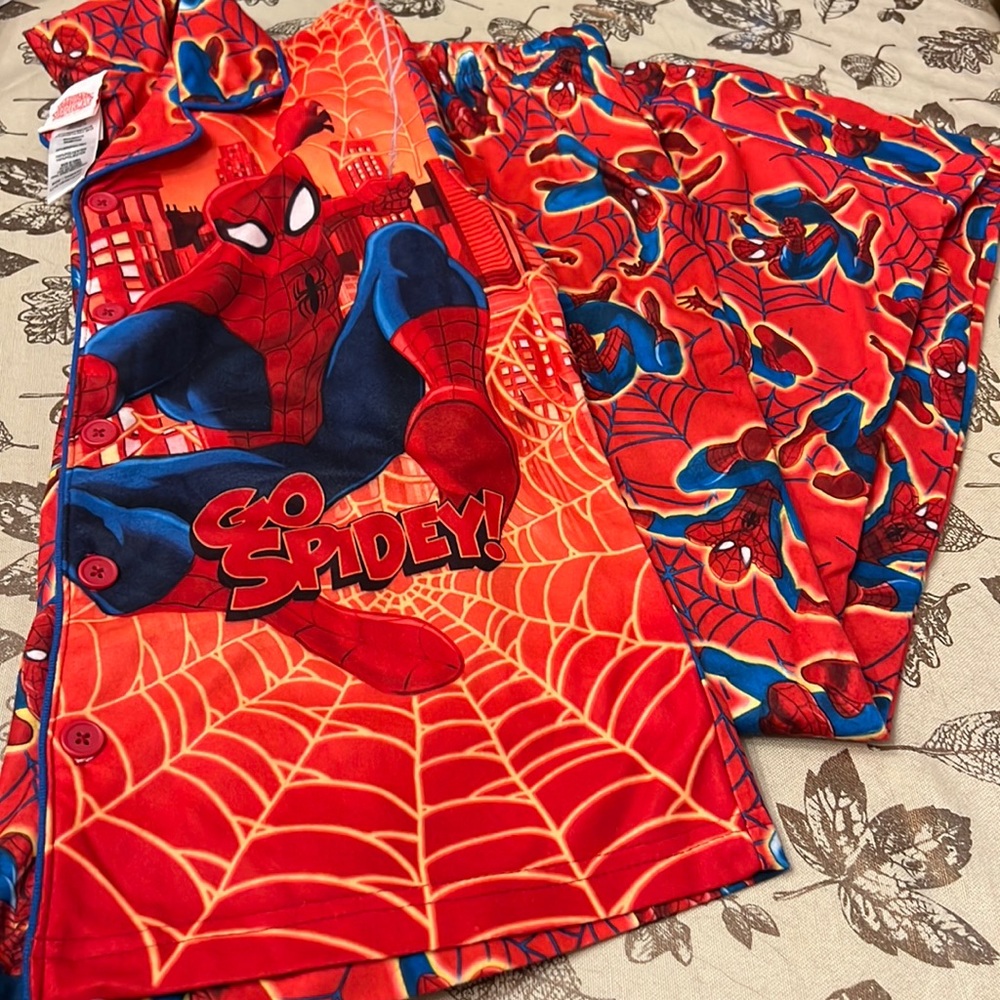 New Boys SPIDERMAN Pajama Set NWT Size large 10 12